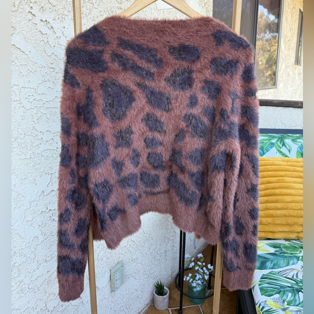 Threaded Leaf Faux Leopard Sweater - Picture 2 of 12